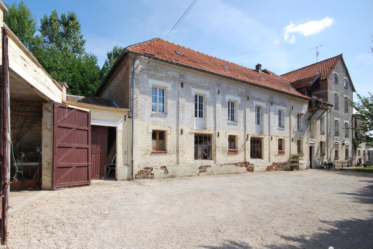 Вилла Le Moulin Du Soudet Pernois Экстерьер фото